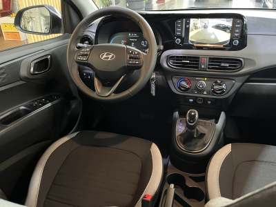 Hyundai i10 Pure dig.Cockpit Navi R.Cam PDC Klima DAB