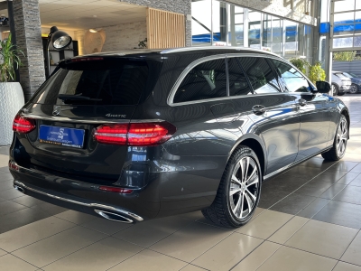 Mercedes-Benz E 300 de 4Matic Avantgarde Pano. Burmester AHK 