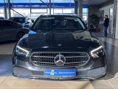 Mercedes-Benz E 300 de 4Matic Avantgarde Pano. Burmester AHK 