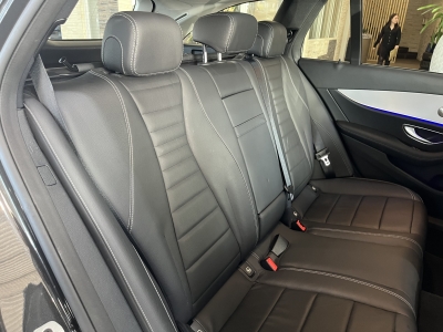 Mercedes-Benz E 300 de 4Matic Avantgarde Pano. Burmester AHK 