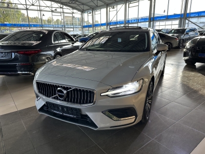 Volvo V60 Inscription*Plug-In*AWD*R.Cam*Pano*