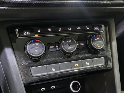 VW Touran United*LED*SHZ*Navi*Pano*DAB+*R.Cam