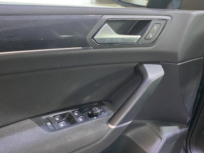 VW Touran United*LED*SHZ*Navi*Pano*DAB+*R.Cam