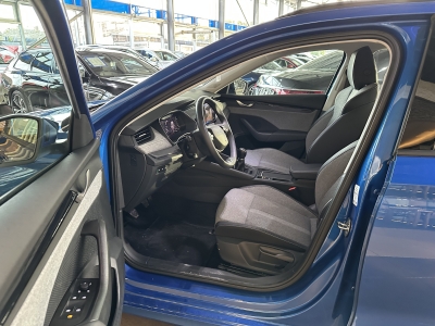 Skoda Octavia 1.5TSI*Selection*SHZ*Navi*R.Cam*AHK