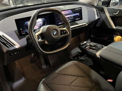 BMW iX 40 xDrive*360Cam*SHZ*LED*Navi*CarPlay*ACC*