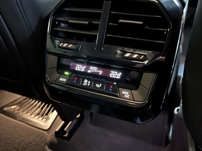 BMW iX 40 xDrive*360Cam*SHZ*LED*Navi*CarPlay*ACC*