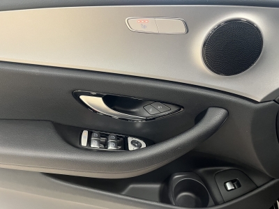 Mercedes-Benz E 300 Mild-Hybrid*ACC*LED*Navi*R.Cam*SHZ*CarPlay