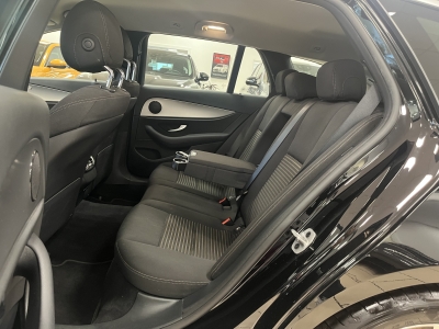 Mercedes-Benz E 300 Mild-Hybrid*ACC*LED*Navi*R.Cam*SHZ*CarPlay