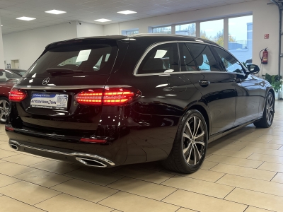 Mercedes-Benz E 300 Mild-Hybrid*ACC*LED*Navi*R.Cam*SHZ*CarPlay