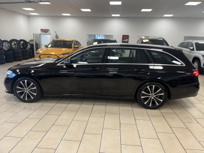Mercedes-Benz E 300 Mild-Hybrid*ACC*LED*Navi*R.Cam*SHZ*CarPlay