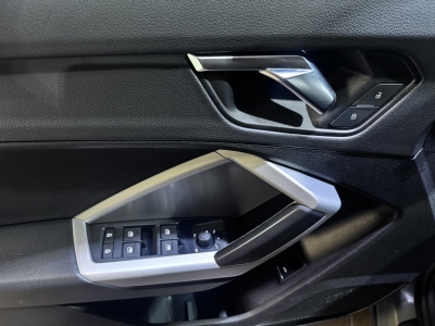 Audi Q3 35 TDI AHK LED R.Cam Sound-System Navi PDC