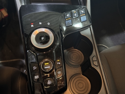 Kia Sportage 4WDHybrid AHK NSCC R.Cam Navi Winter paket