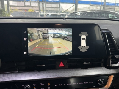 Kia Sportage 4WDHybrid AHK NSCC R.Cam Navi Winter paket