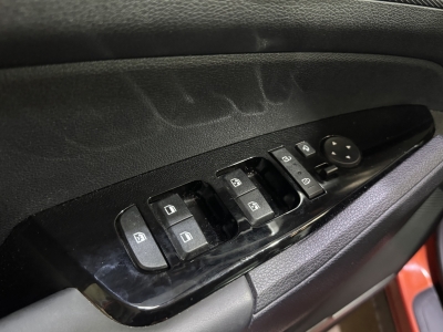 Kia Sportage 4WDHybrid AHK NSCC R.Cam Navi Winter paket