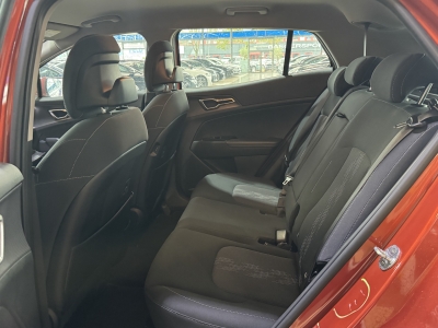 Kia Sportage 4WDHybrid AHK NSCC R.Cam Navi Winter paket