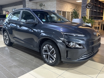 Hyundai KONA Select dig.Cockpit ACC R.Cam PDC SHZ DAB+