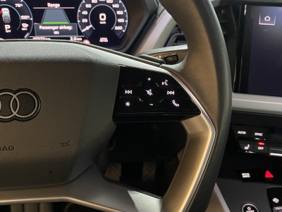 Audi Q4 40 e-tron 82 kWh LED MMI-Navi Plus SHZ PDC  