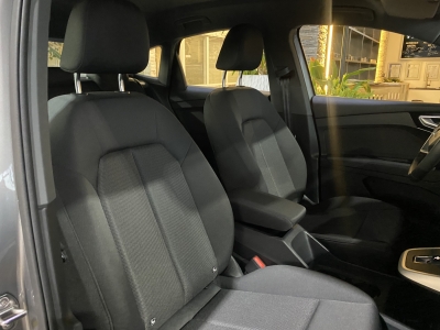 Audi Q4 40 e-tron 82 kWh LED MMI-Navi Plus SHZ PDC  