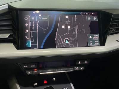 Audi Q4 40 e-tron 82 kWh LED MMI-Navi Plus SHZ PDC  