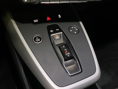 Audi Q4 40 e-tron 82 kWh LED MMI-Navi Plus SHZ PDC  