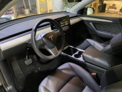 Tesla Model Y Pano Leder ACC Wärmepumpe LED Navi R.Cam