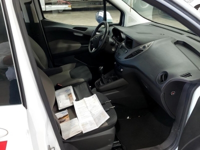 Ford Tourneo Courier Trend Navi PDC Tempomat Klima