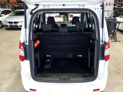 Ford Tourneo Courier Trend Navi PDC Tempomat Klima