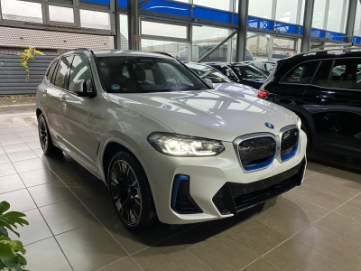 BMW iX3 M Impressive Pano. Harman/Kardon HUD AHK LED