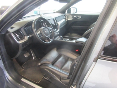 Volvo XC60 R Design AWD Pano. HUD Bowers&Wilkins ACC 