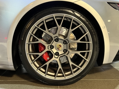 Porsche 911 Carrera 4S LED PDC Burmester PASM Sport-Auspuff 