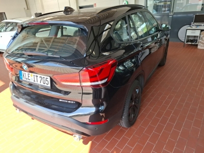 BMW X1 sDrive 20i Advantage LED AHK R.Cam Navi SHZ