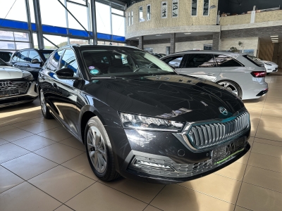Skoda Octavia Style AHK LED dig.Cockpit PDC SHZ DAB+ 