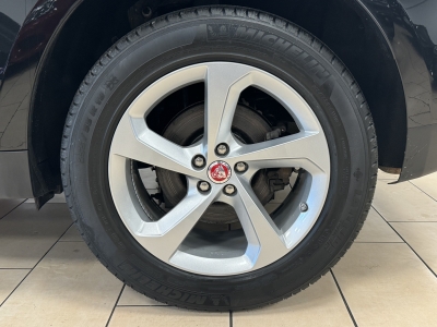 Jaguar F-PACE AWD*Black Pack*ACC*Navi*AHK*R.Cam*LED*