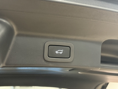 Jaguar F-PACE AWD*Black Pack*ACC*Navi*AHK*R.Cam*LED*