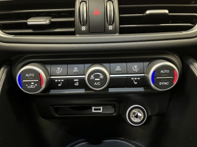 Alfa Romeo Giulia Veloce AWD Brembo*ACC*W-Paket*Leder*Navi*