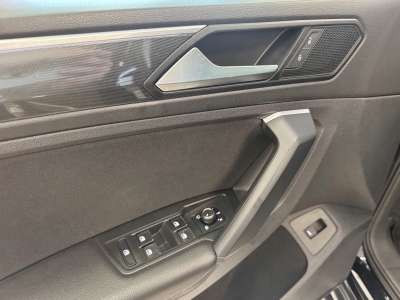 VW Tiguan 4M Highline*Active Info*AHK*LED*Navi*ACC