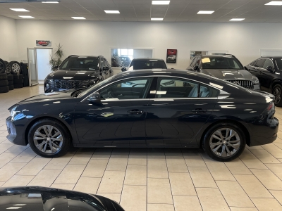 Peugeot 508 Allure*Full-LED*3-D-Navi*Cam*Leder*SHZ*PDC*