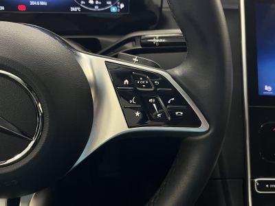 Mercedes-Benz C 300 e Avantgarde*Distronic+*LED*Navi*R.Cam*MBUX