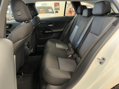 Mercedes-Benz C 300 e Avantgarde*Distronic+*LED*Navi*R.Cam*MBUX