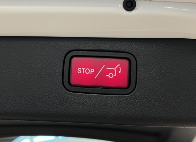 Mercedes-Benz C 300 e Avantgarde*Distronic+*LED*Navi*R.Cam*MBUX