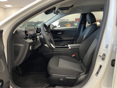 Mercedes-Benz C 300 e Avantgarde*Distronic+*LED*Navi*R.Cam*MBUX