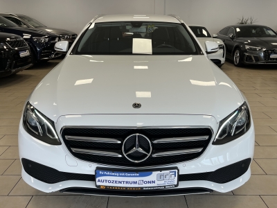 Mercedes-Benz E 300 de*Avangarde*AHK*Navi*LED*R.Cam*CarPlay