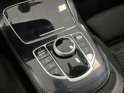 Mercedes-Benz E 300 de*Avangarde*AHK*Navi*LED*R.Cam*CarPlay