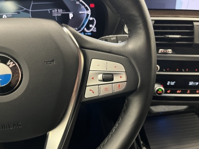 BMW X3 xDrive 30e*Luxury-Line*ACC*LED*HUD*RCam*Leder