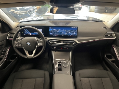 BMW 318 i*LED*Navi*CarPlay*LiveCockpitPlus*PDC*DAB*