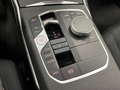 BMW 318 i*LED*Navi*CarPlay*LiveCockpitPlus*PDC*DAB*