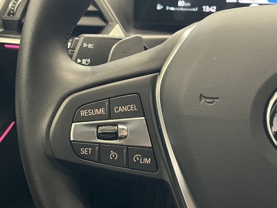 BMW 318 i*LED*Navi*CarPlay*LiveCockpitPlus*PDC*DAB*