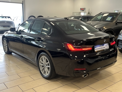 BMW 318 i*LED*Navi*CarPlay*LiveCockpitPlus*PDC*DAB*