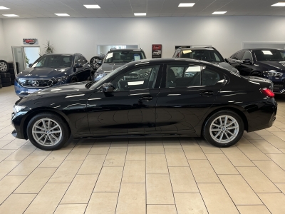 BMW 318 i*LED*Navi*CarPlay*LiveCockpitPlus*PDC*DAB*