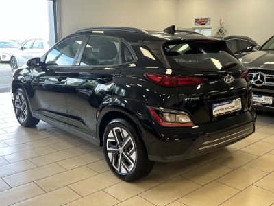 Hyundai KONA Select*2WD*CarPlay*Cam*PDC*WinterP.*SOH:95%